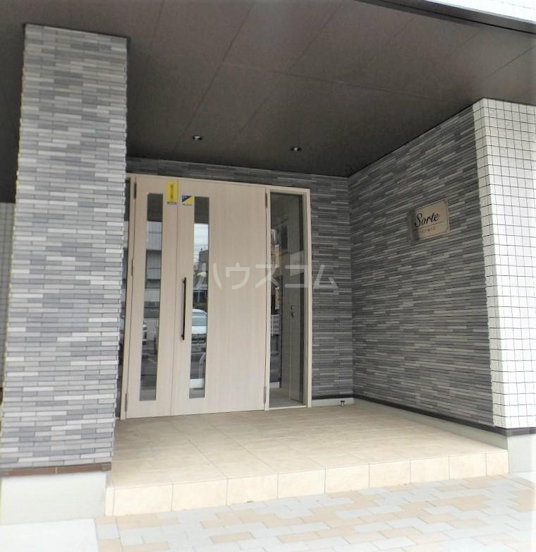 20/30 エントランス