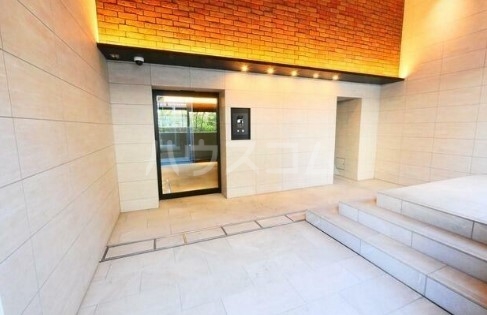 16/22 エントランス