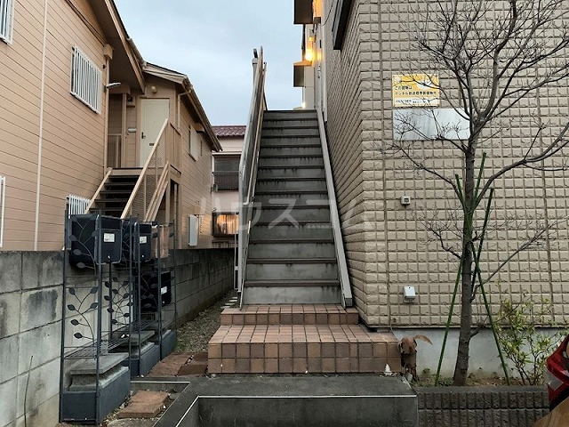 2/5 エントランス