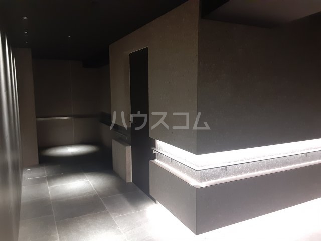 26/30 エントランス