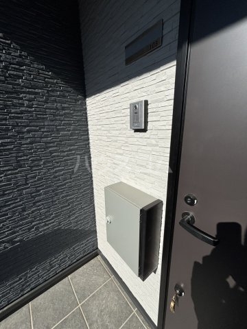 21/30 エントランス