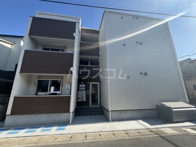 18/22 エントランス