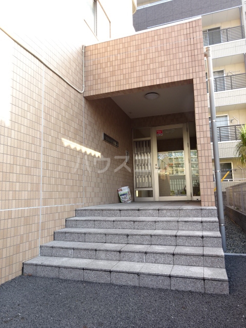 3/4 エントランス