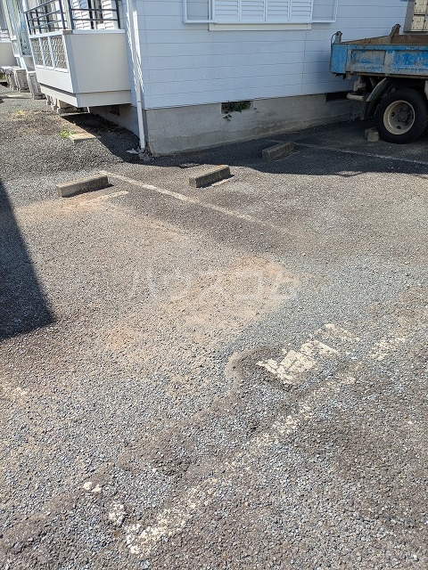 23/30 駐車場