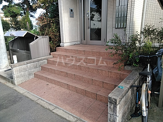 3/4 エントランス