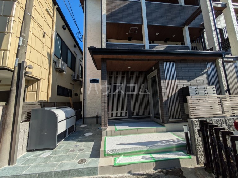 2/2 エントランス