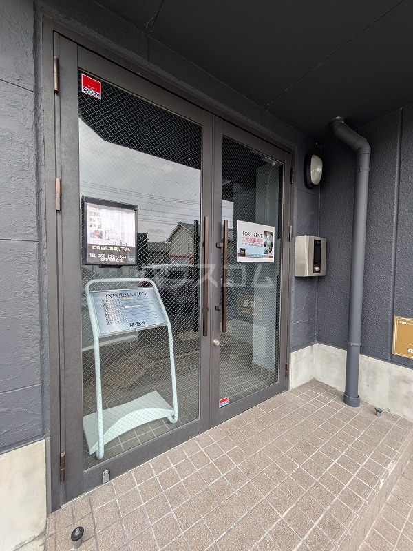 2/5 エントランス