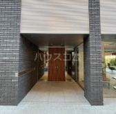 19/27 エントランス