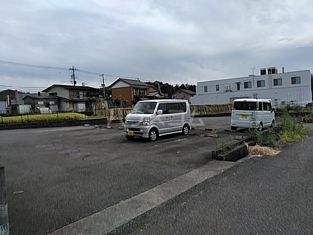 19/23 駐車場