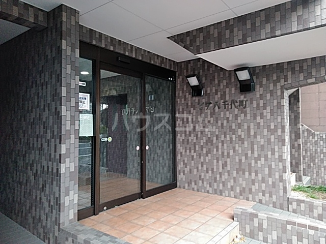 20/30 エントランス