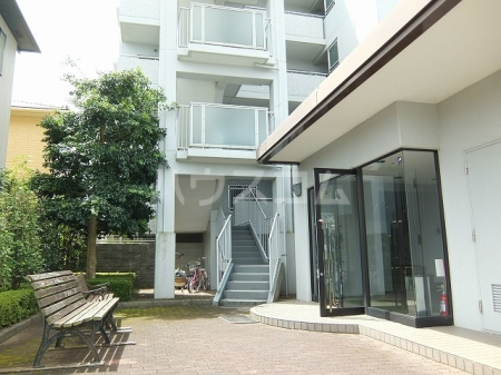 17/24 エントランス