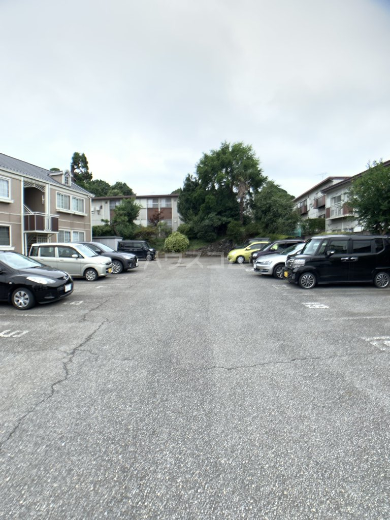26/30 駐車場