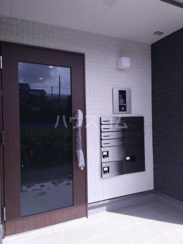 25/30 エントランス