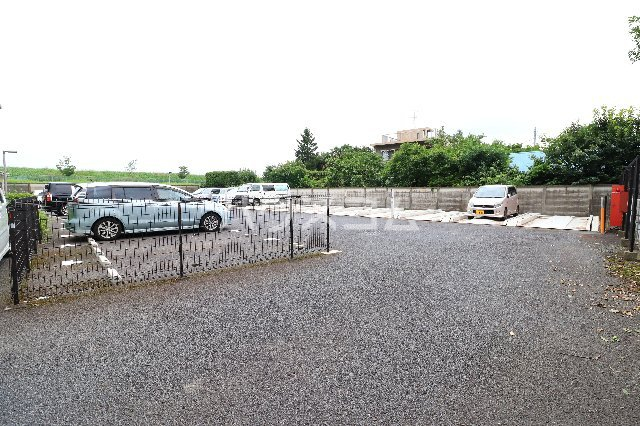 27/30 駐車場