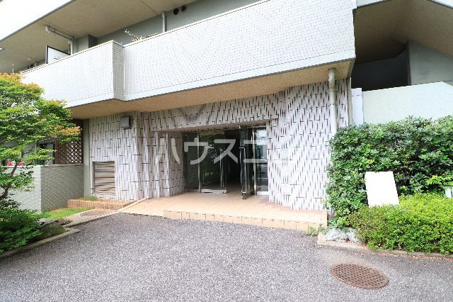 26/30 エントランス