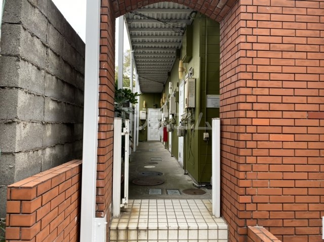 26/30 エントランス