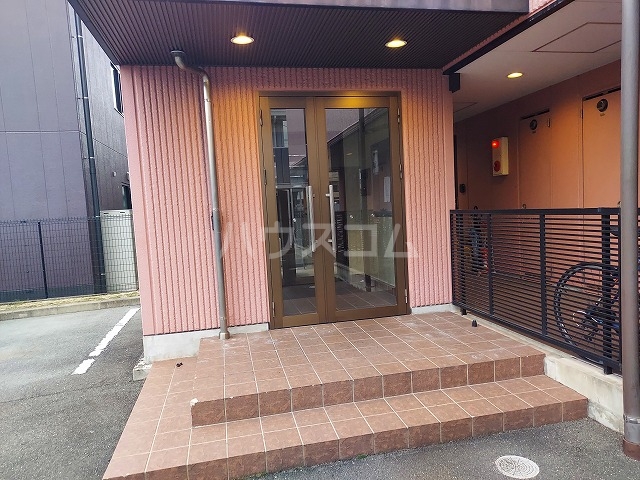 19/28 エントランス