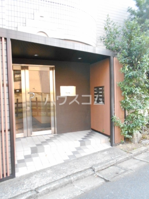 16/25 エントランス