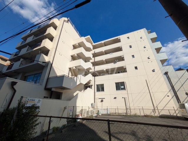 14/20 エントランス