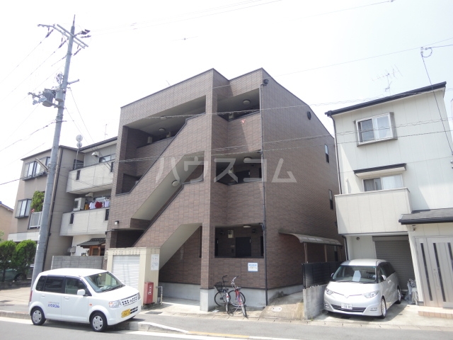 28/30 エントランス