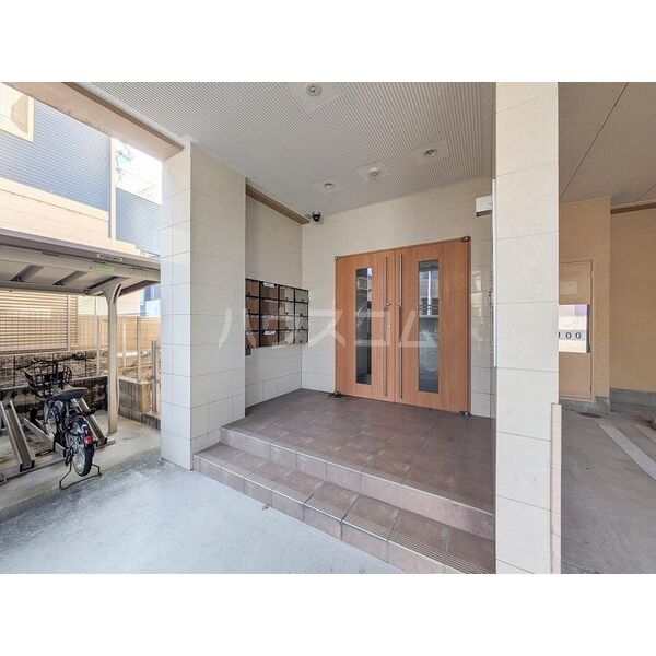 14/22 エントランス