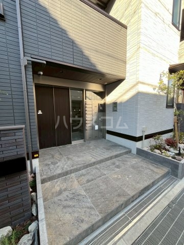 23/30 エントランス