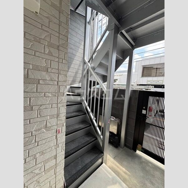 15/23 エントランス