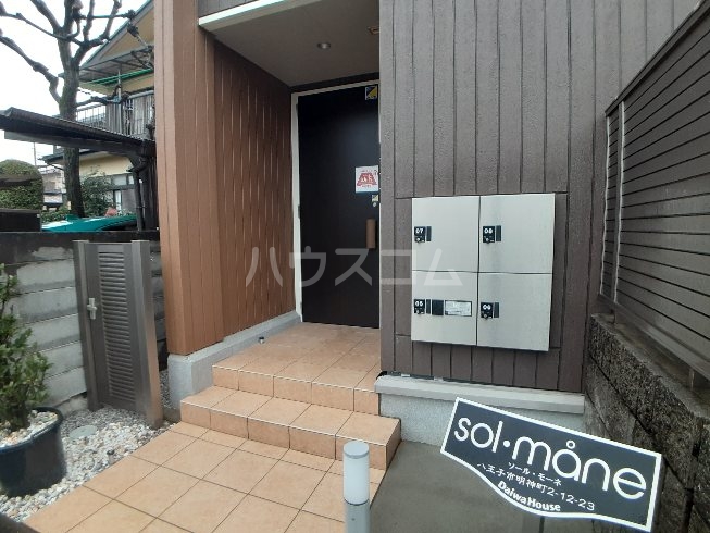 21/30 エントランス