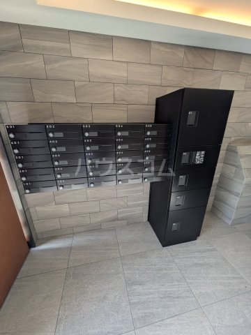 28/30 エントランス