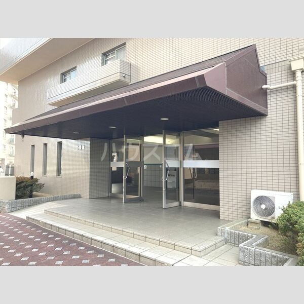 13/13 エントランス