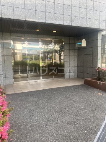 23/30 エントランス