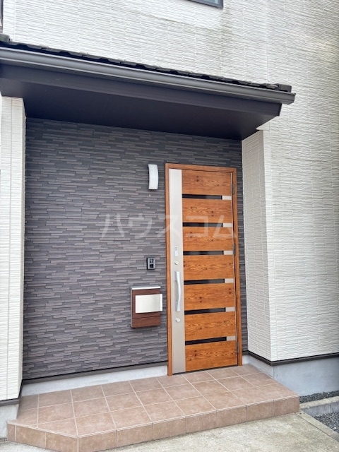 25/30 エントランス