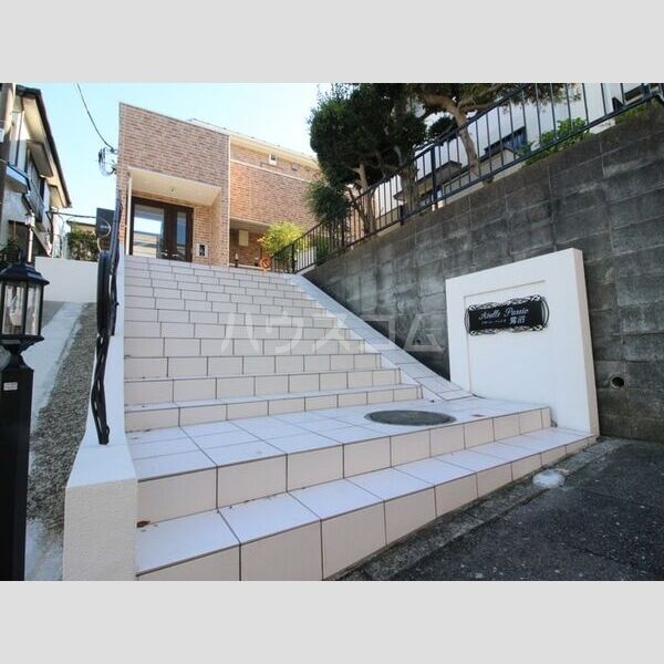 19/29 エントランス