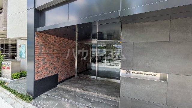 18/29 エントランス