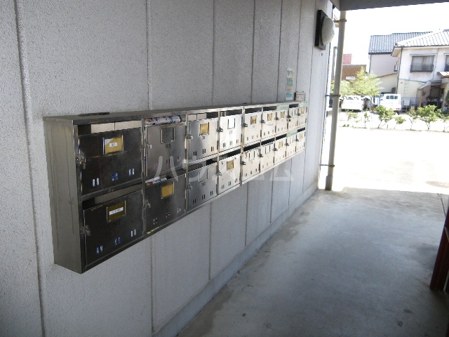 2/4 エントランス