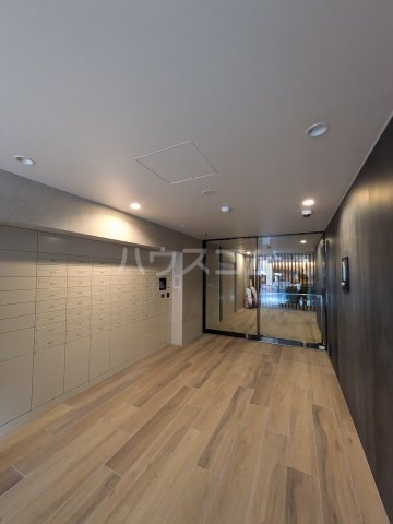 16/27 エントランス