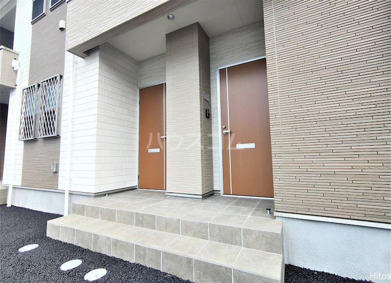 27/30 エントランス