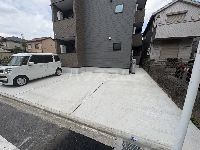 2/6 駐車場