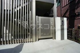 16/16 エントランス