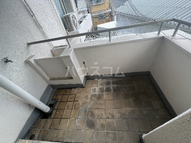 23/30 バルコニー