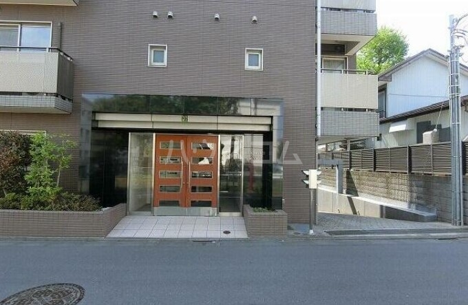 17/20 エントランス