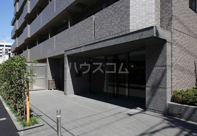 18/22 エントランス