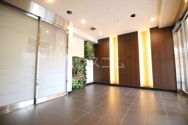 15/21 エントランス