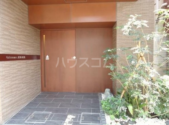 24/30 エントランス