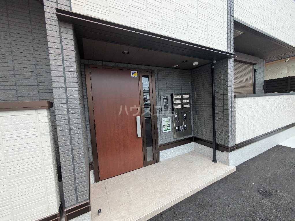 3/4 エントランス