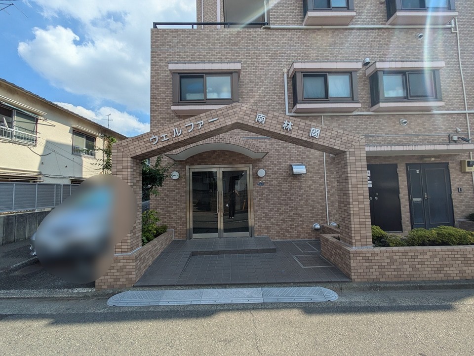 21/26 エントランス