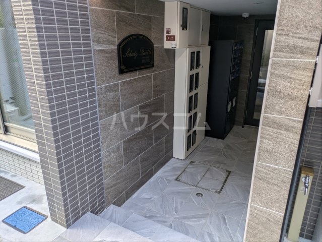 20/29 エントランス