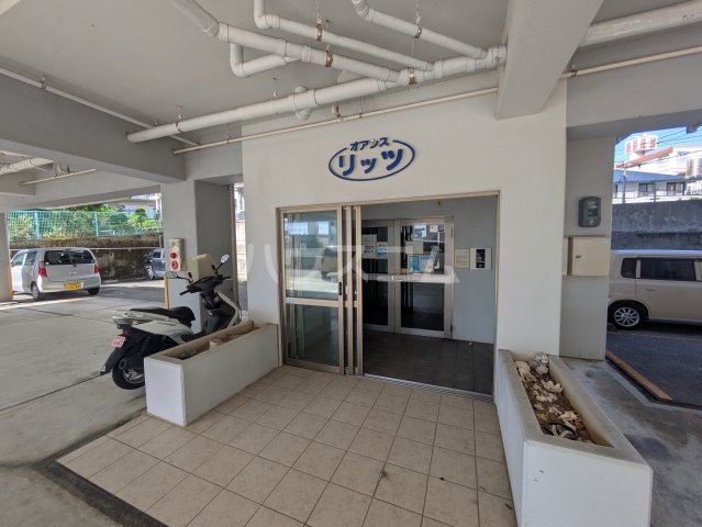 21/25 エントランス