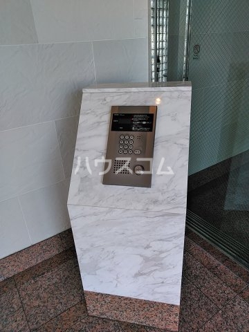 21/30 エントランス