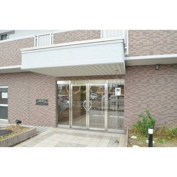 20/28 エントランス